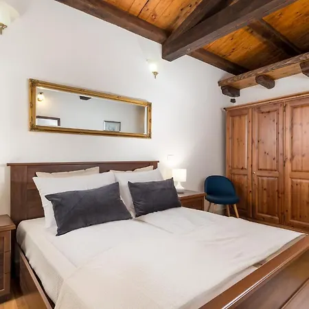 Malena Villa Zuzici